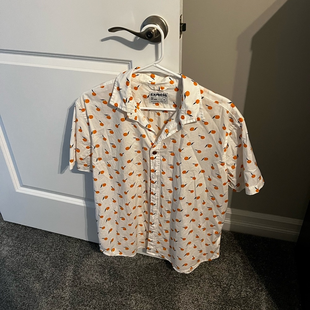 Express Mens button up short sleeve top with oranges - Picture 2 of 3